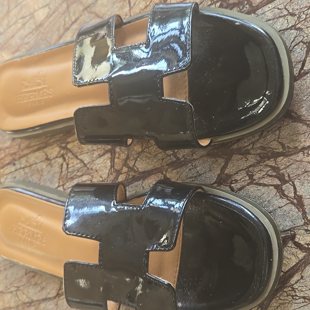 Stylish Black Slide Sandals